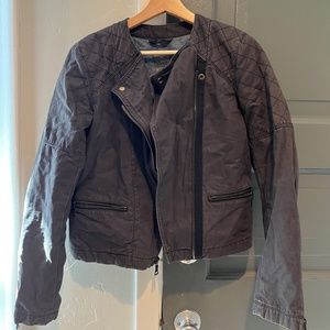 Gray Gap Cargo Jacker